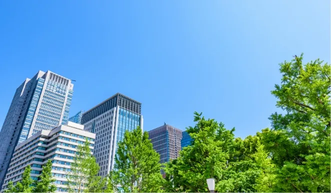 高層ビルと青空